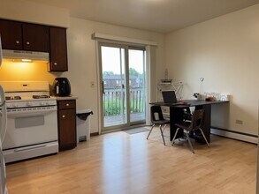 1253 Getzelman Dr in Elgin, IL - Building Photo - Building Photo
