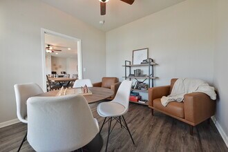 Franklin Trails Senior Apartments in Franklin, TX - Building Photo - Building Photo