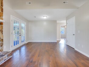 1361 Forest Lake Dr in Hinesville, GA - Building Photo - Building Photo