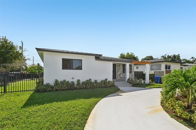 5152 SW 6th St in Coral Gables, FL - Building Photo - Building Photo