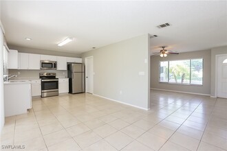 8180 Lombra Ave in North Port, FL - Building Photo - Building Photo