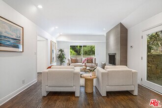 8155 Willow Glen Rd in Los Angeles, CA - Building Photo - Building Photo