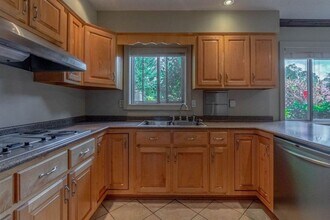 5646 Glade View Dr in Memphis, TN - Building Photo - Building Photo