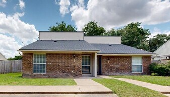 304 Amherst Ct in College Station, TX - Building Photo