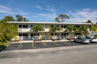 Riverland Court Apartments in Fort Lauderdale, FL - Foto de edificio - Building Photo