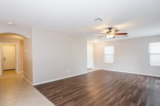 3674 W Yellow Peak Dr in San Tan Valley, AZ - Building Photo - Building Photo