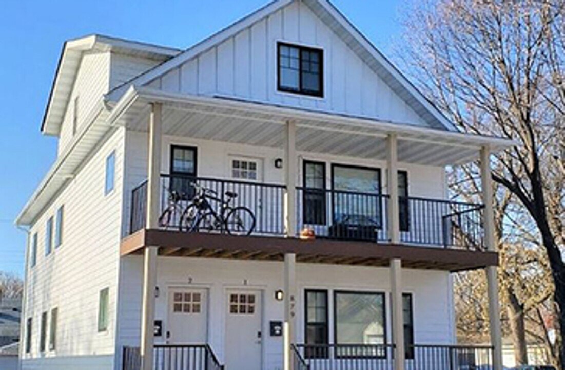 879 23rd Ave SE in Minneapolis, MN - Building Photo