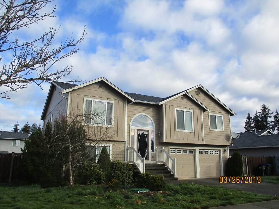 15204 Carter Loop SE in Yelm, WA - Building Photo