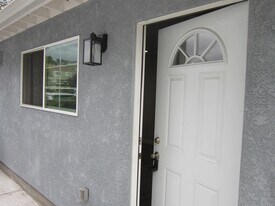 29318 Dixon St in Hayward, CA - Building Photo