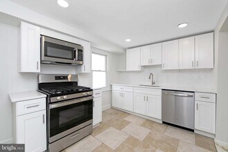 201 Chester Ave in Moorestown, NJ - Building Photo - Building Photo