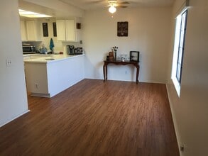 602 Center St in Costa Mesa, CA - Foto de edificio - Building Photo