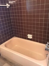 1250 E 276th St, Unit L in Euclid, OH - Building Photo - Building Photo