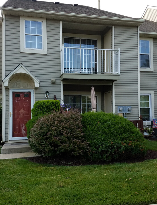 2802B Yarmouth Ln, Unit Laurel Creek in Mount Laurel, NJ - Foto de edificio