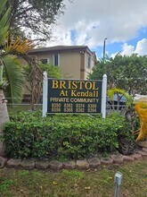 8394 SW 152nd Ave Cir in Miami, FL - Building Photo - Building Photo