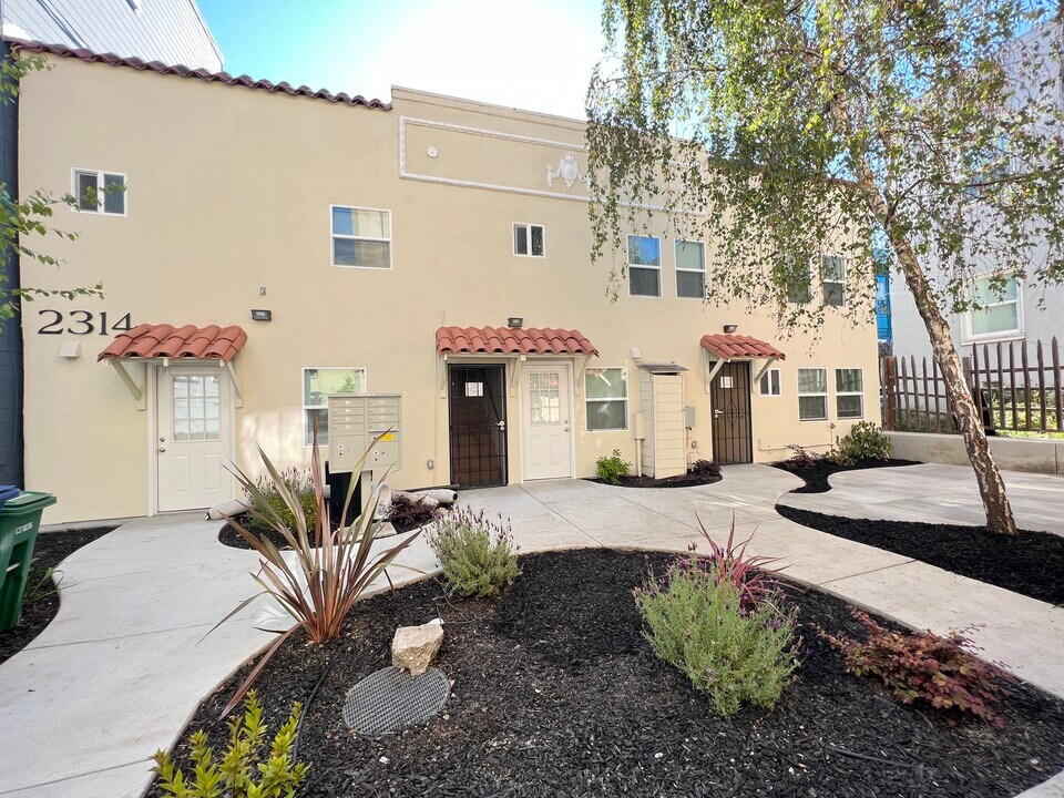 2314 Ellsworth St in Berkeley, CA - Building Photo