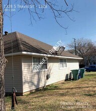 1328 S Travis St in Sherman, TX - Building Photo - Building Photo