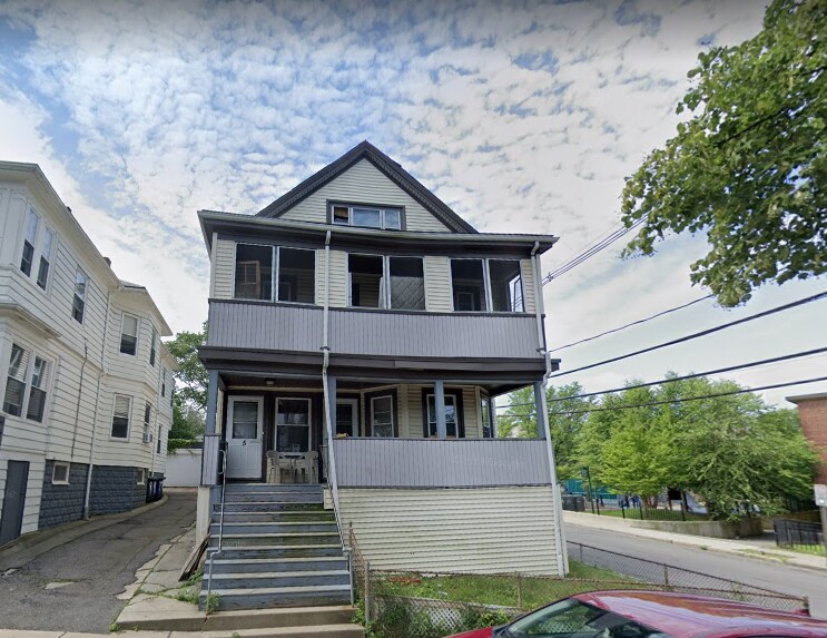 3 Hamilton Rd in Somerville, MA - Building Photo