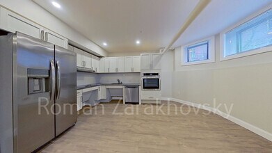 2 Ayr Rd, Unit E in Boston, MA - Building Photo - Building Photo