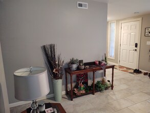 635 W 25th St in Lawrence, KS - Foto de edificio - Building Photo