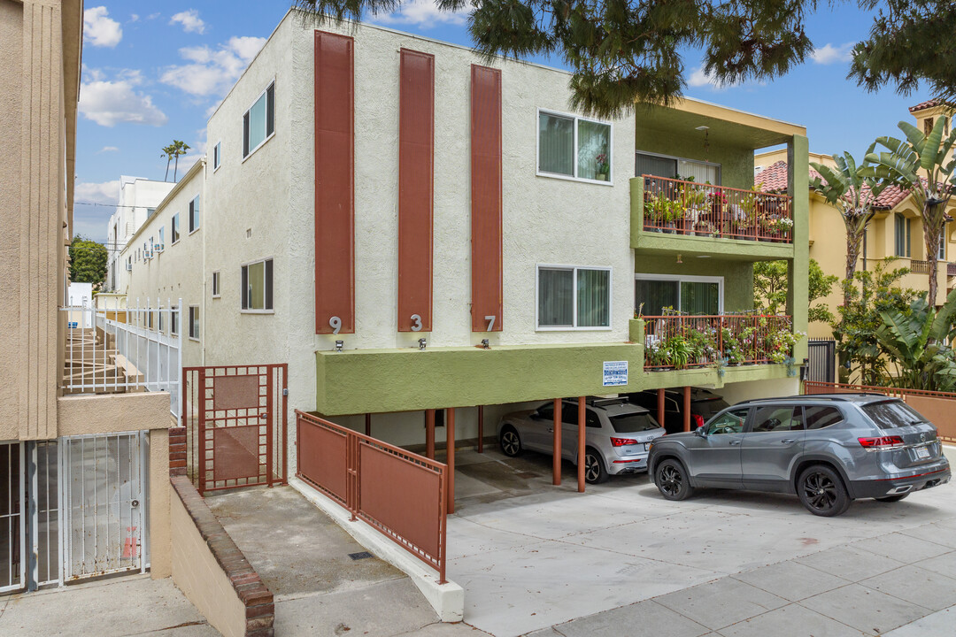 937 11th St in Santa Monica, CA - Building Photo