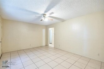 233 Field St in Clyde, TX - Building Photo - Building Photo