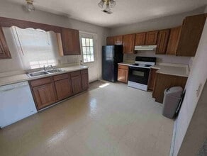 5780 Metropolis Lake Rd in West Paducah, KY - Building Photo - Building Photo