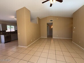 3954 Cll Roca in Sierra Vista, AZ - Foto de edificio - Building Photo