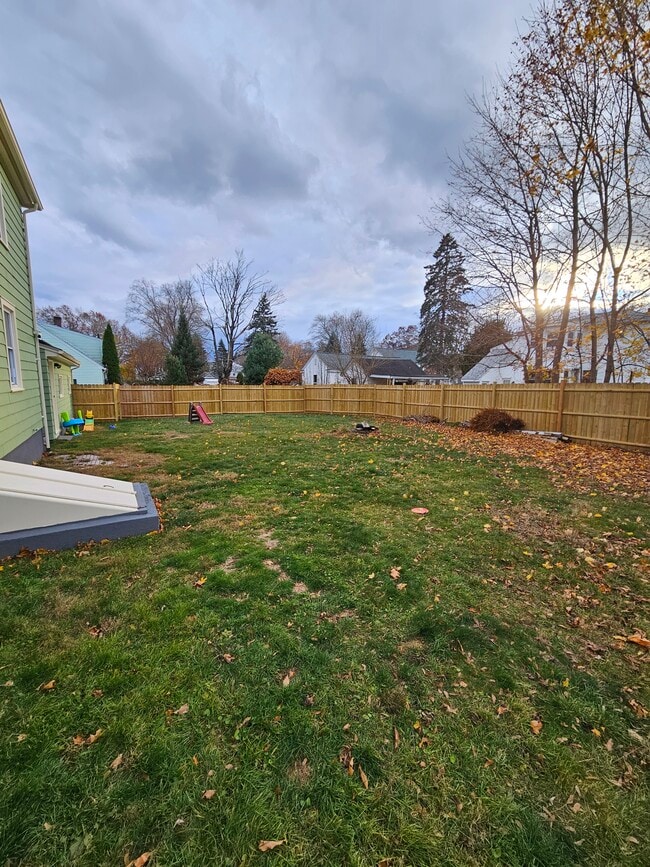 236 Andrews Ave, Unit B in West Warwick, RI - Building Photo - Building Photo