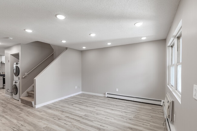 Westar Apartments in Vernon, CT - Building Photo - Interior Photo