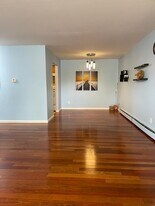 1880 Axtell Dr, Unit 1