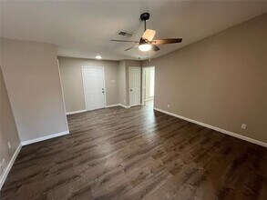 10037 Hymie Cir in Dallas, TX - Building Photo - Building Photo