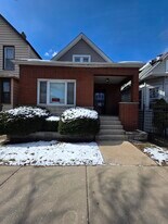 10548 S Ave J in Chicago, IL - Building Photo