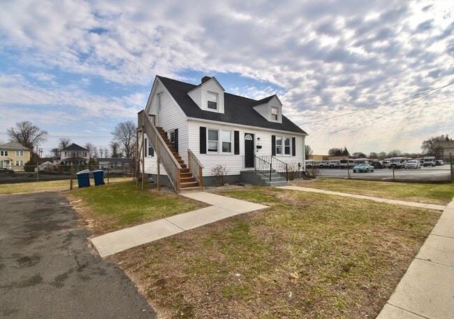 153 Bosworth St in West Springfield, MA - Building Photo - Building Photo