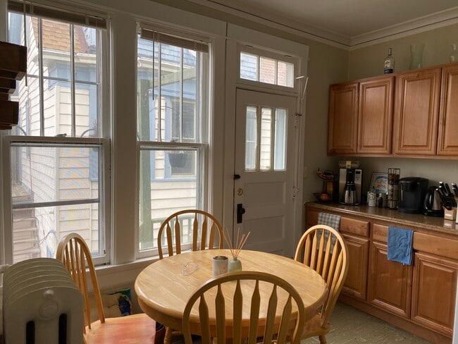 3281 N Oakland Ave, Unit 2