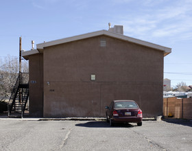 1816 Buena Vista Dr SE in Albuquerque, NM - Building Photo - Building Photo