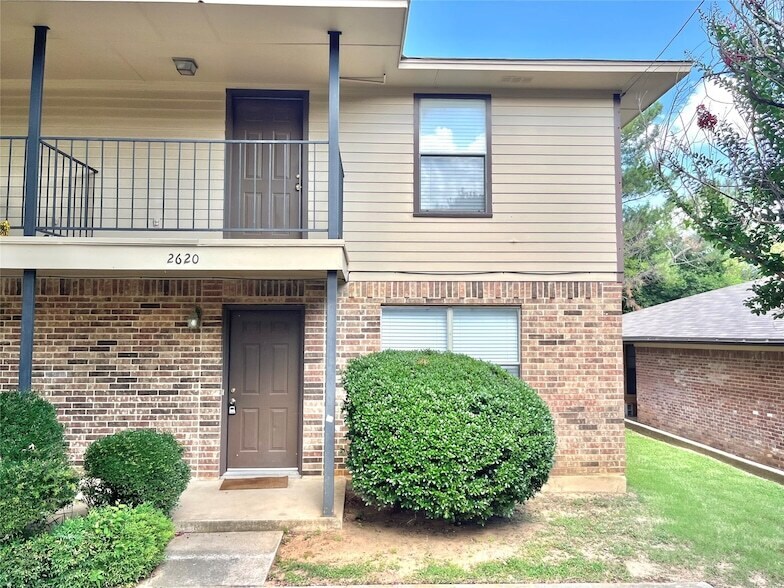 2620 Bolivar St, Unit 26 in Denton, TX - Building Photo
