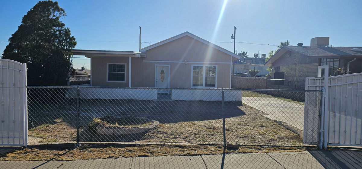 8828 Kenneth St in El Paso, TX - Building Photo