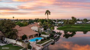 3721 S Hawthorn Dr in Chandler, AZ - Building Photo