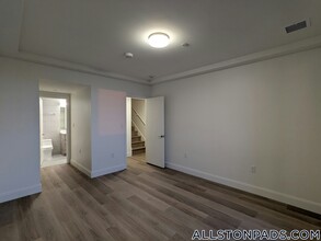 1079 Commonwealth Ave in Boston, MA - Building Photo - Building Photo