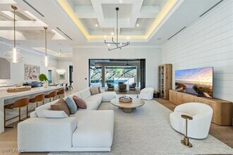 4638 Idylwood Ln in Naples, FL - Foto de edificio - Building Photo