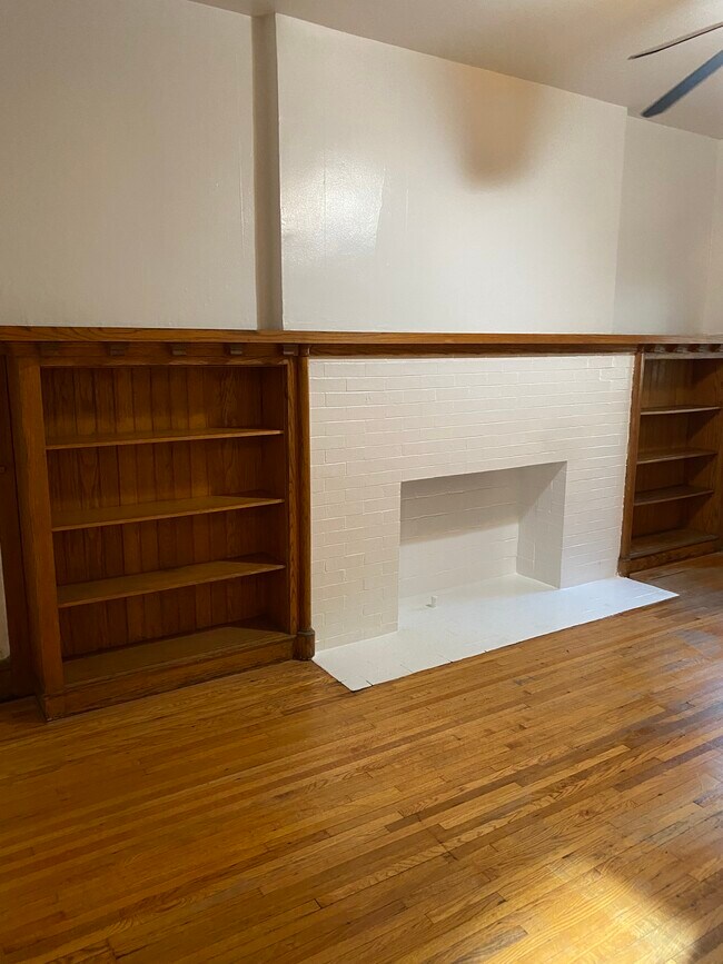 5704 S Kimbark Ave, Unit 1 in Chicago, IL - Foto de edificio - Building Photo