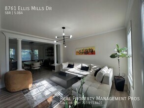 8761 Ellis Mill Dr in Gainesville, VA - Building Photo - Building Photo