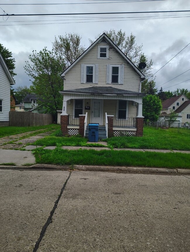 property at 505 W 25th St