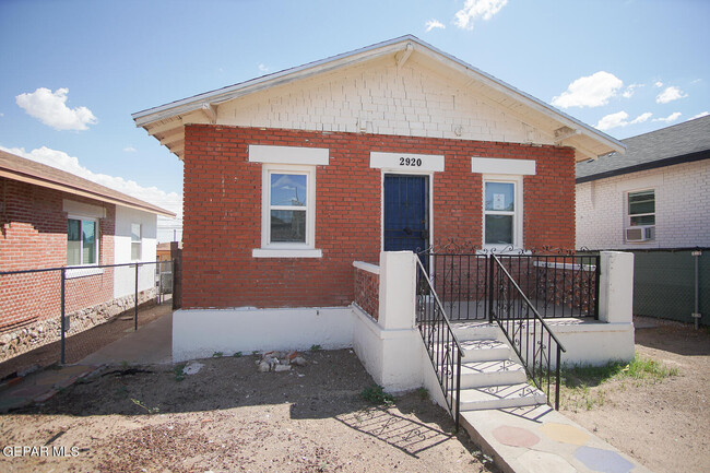 2920 Sacramento Ave in El Paso, TX - Building Photo - Building Photo