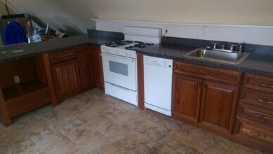 2322 Wheeler St, Unit 3 in Cincinnati, OH - Foto de edificio - Building Photo