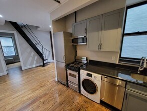 221 E 23rd St in New York, NY - Foto de edificio - Building Photo