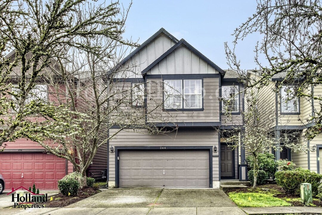 244 NW Glencory St in Hillsboro, OR - Building Photo