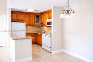 15650 SW 80th St in Miami, FL - Building Photo