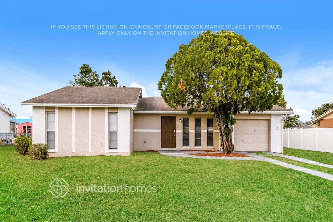 233 La Paz Dr in Kissimmee, FL - Building Photo
