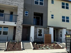 1416 Venice Ter in San Ramon, CA - Foto de edificio - Building Photo